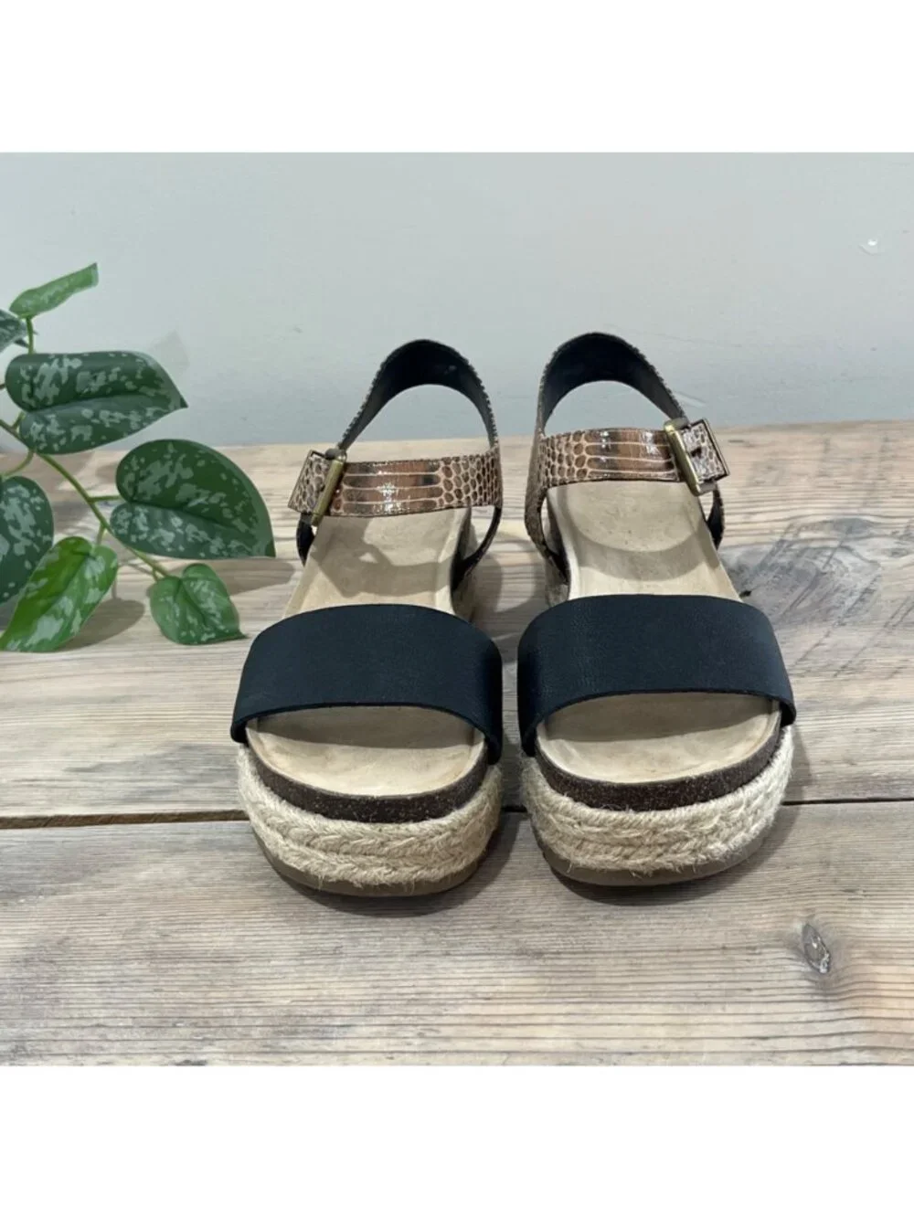 Crown Vintage Nedra Espadrille Sandal Womens 8.5 Black Leather and Snakeprint
